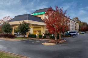  La Quinta by Wyndham Charlotte Airport North  Шарлотт